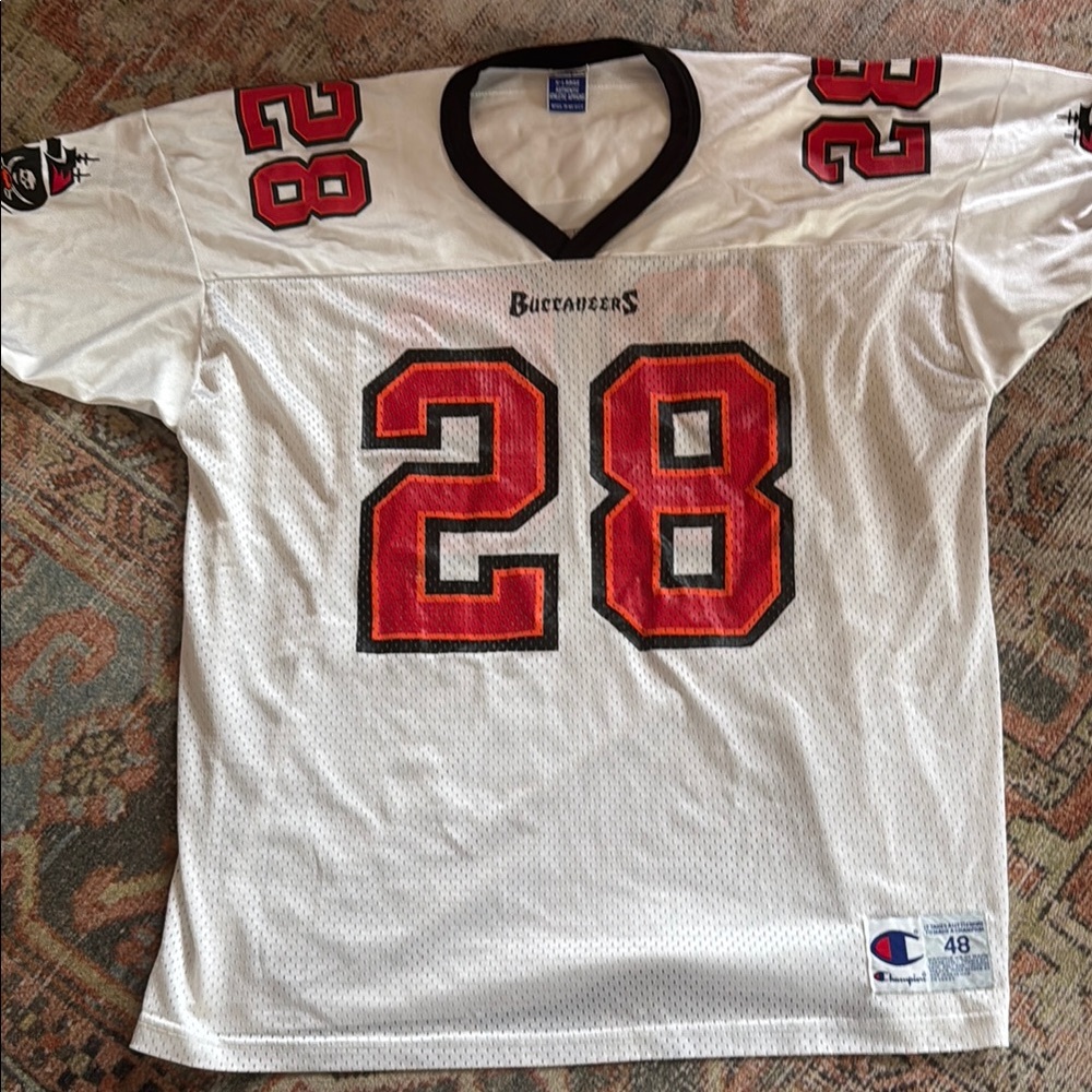 Bucs jersey from Super Bowl Football Jersey champion brand